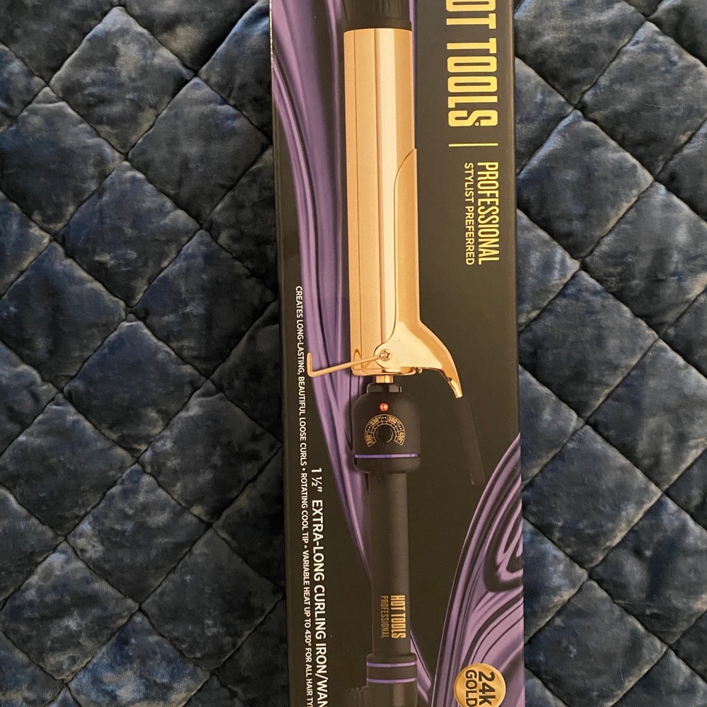 Hot Tools 1 1/2” long barrel curling iron